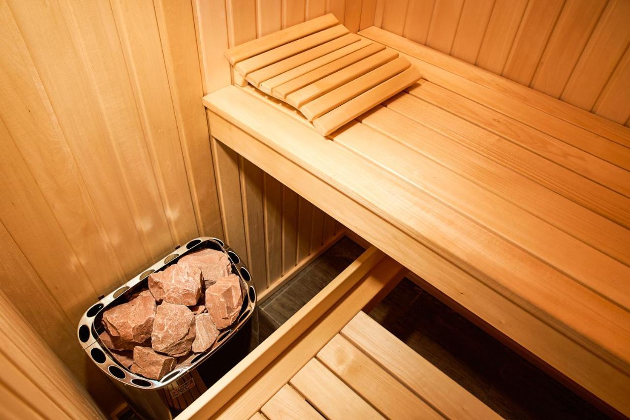 Sauna, Big Jacuzzi , Khreshchatyk Apartments Kyiv Exterior foto